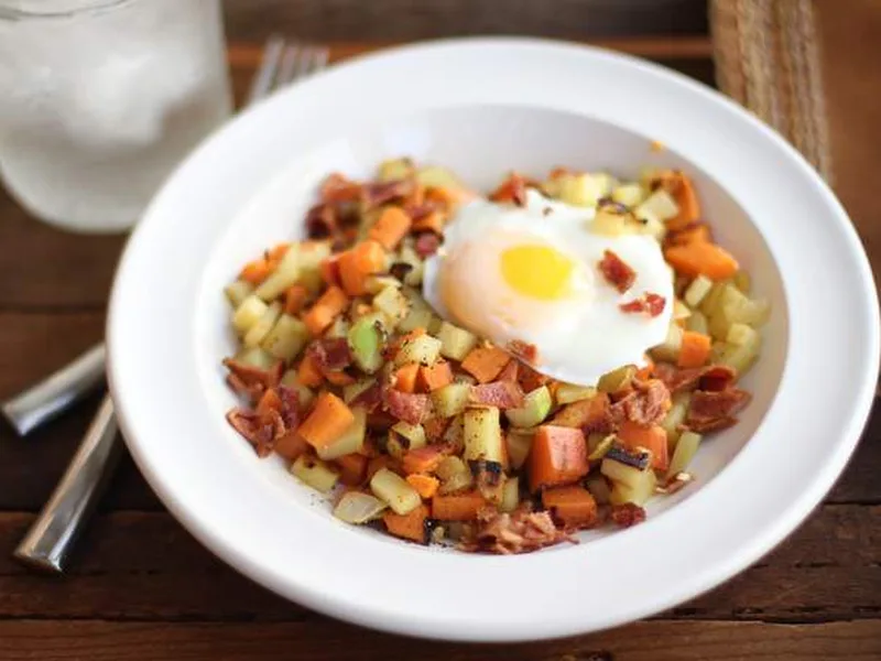 Sweet Potato Apple Bacon Breakfast Hash with Crispy Potatoes