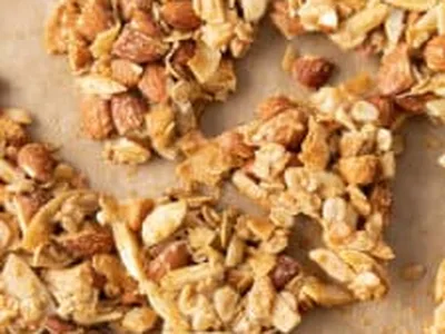 Vanilla Almond Granola with Flaxseed