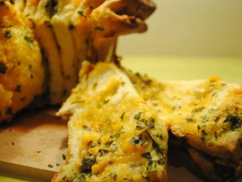 Cheesy Herb Pull-Apart Garlic Bread with Yeast Dough