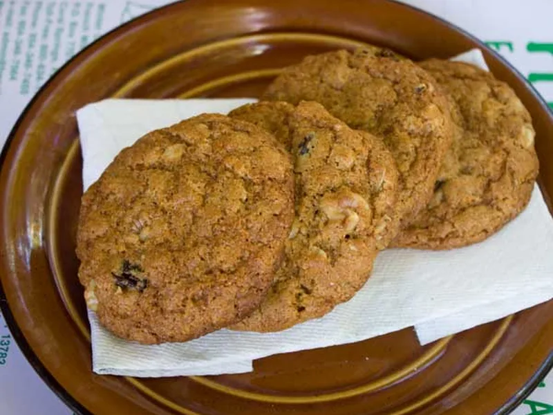 One Bowl Oatmeal Raisin Cookies with Greek Yogurt