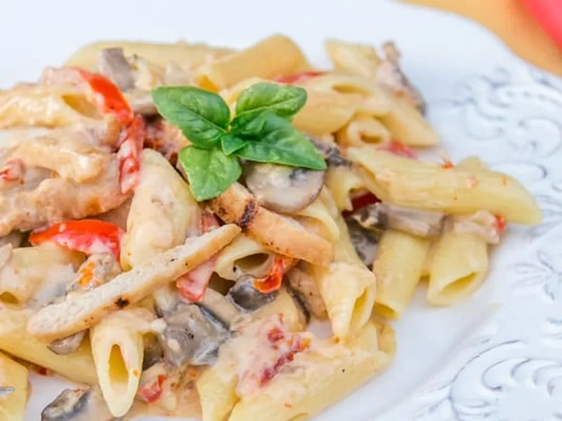 Chicken and Vegetable Penne Alfredo with Sundried Tomatoes