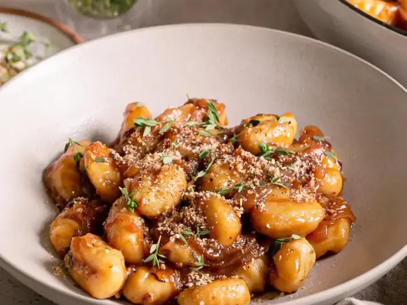 Vegan French Onion Gnocchi with Crispy Breadcrumbs