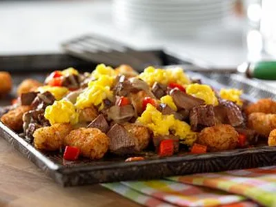 Southwestern Beef Breakfast Nachos with Crispy Potato Base