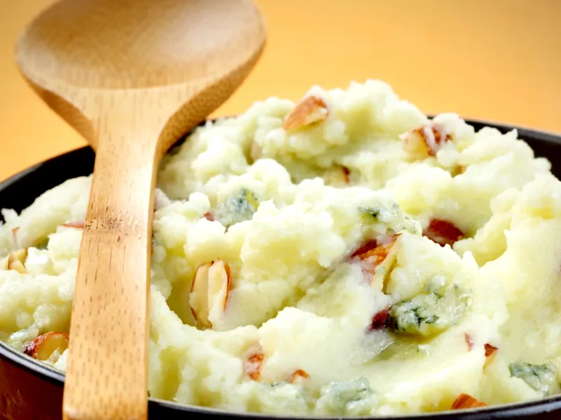 Creamy Almond-Gorgonzola Mashed Potatoes