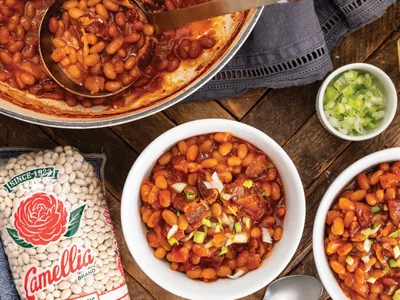 Jalapeño Pepper Jelly Baked Navy Beans with Bacon