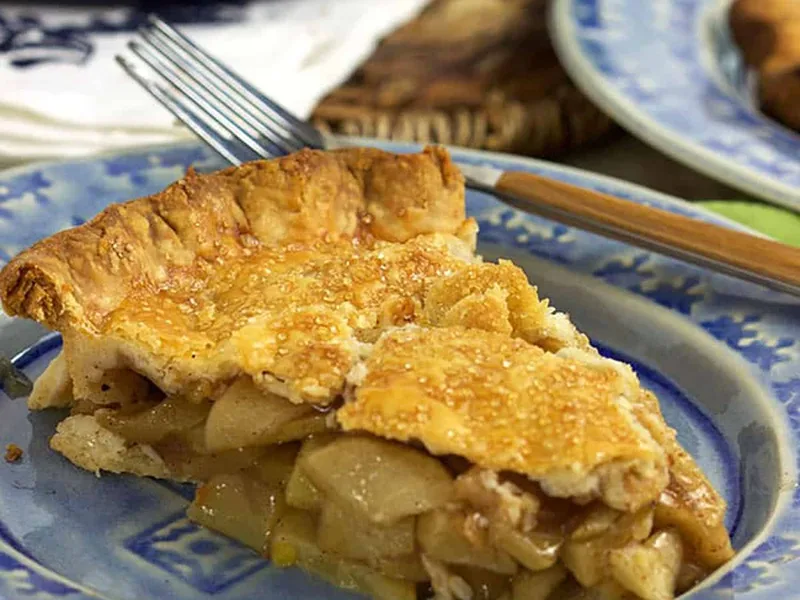 Classic Apple Pie with Granny Smith and HoneyCrisp Apples