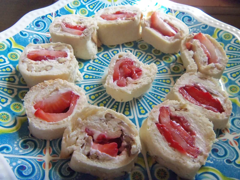 Strawberry Cream Cheese Pinwheel Appetizers