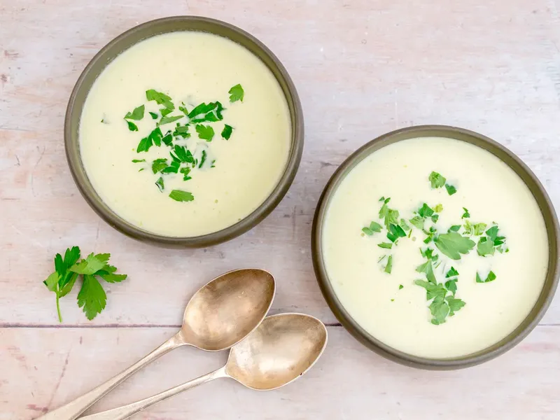 Keto Cream of Lettuce Soup with Garlic and Nutmeg