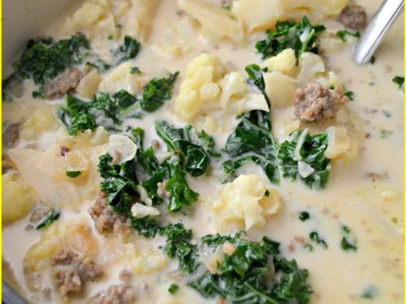 Low Carb Olive Garden Zuppa Toscana with Cauliflower