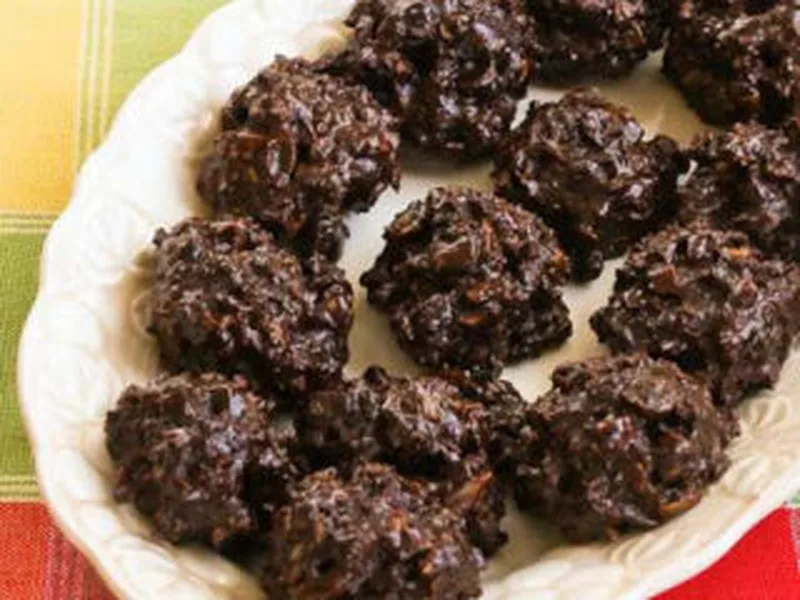 Sugar-Free Chocolate Coconut Meringue Drops