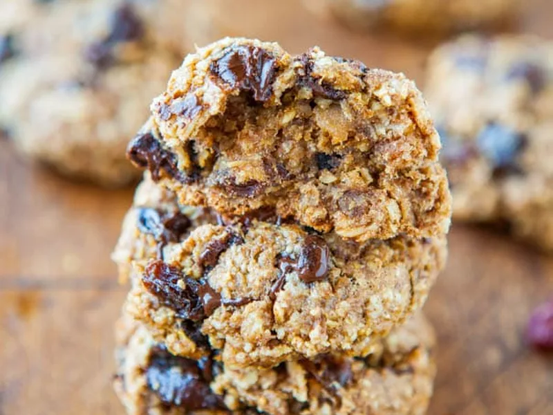 No-Flour Oatmeal Chocolate Chip Cookies with Banana and Peanut Butter