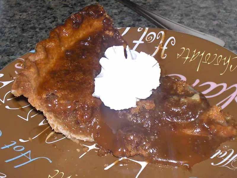 Easy Caramel Pecan Pie with Toasted Nuts