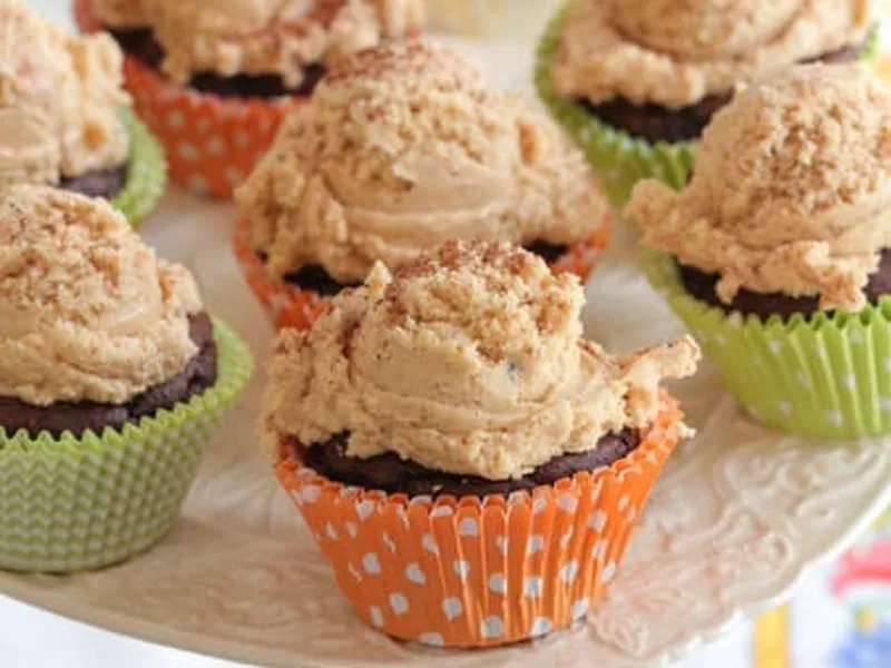 Two Ingredient Chocolate Pumpkin Cupcakes with Spice Frosting