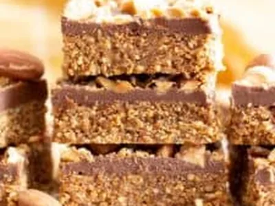 No-Bake Paleo Chocolate Almond Bars