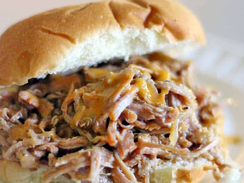 Slow Cooker Pulled Pork Sandwiches