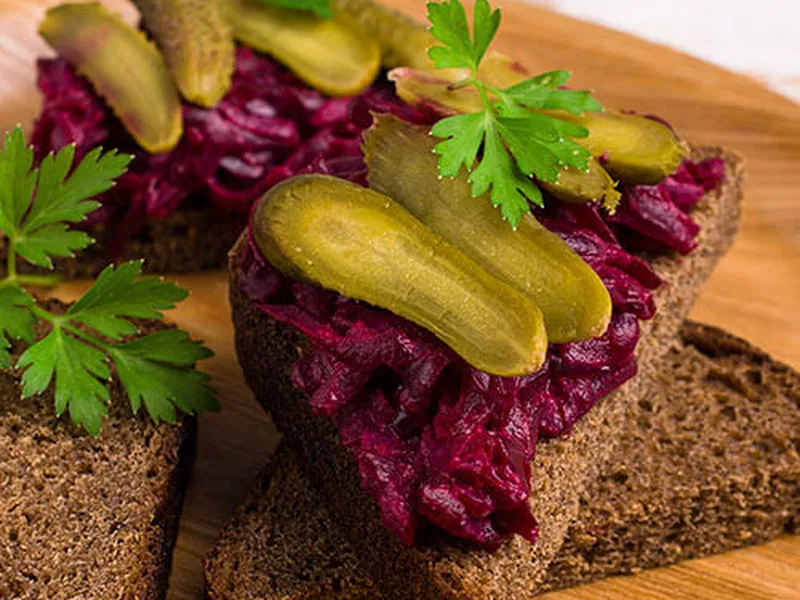 Fermented Garlic-Dill Pickles, 3-7 Days