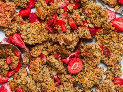 Homemade Strawberry Almond Granola with Chia Seeds