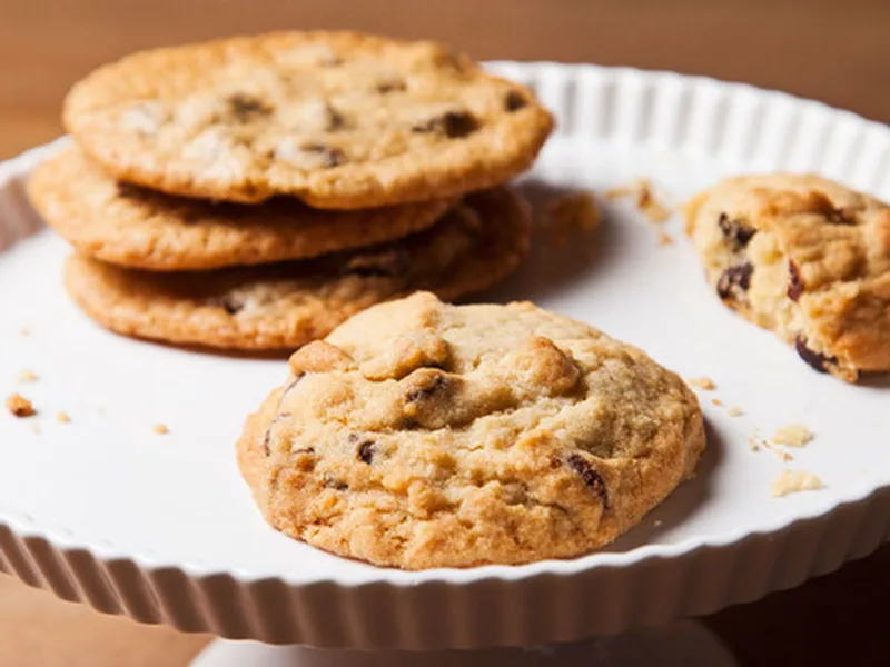 Two-Texture Chocolate Chip Cookies Recipe (Cakey and Crispy)