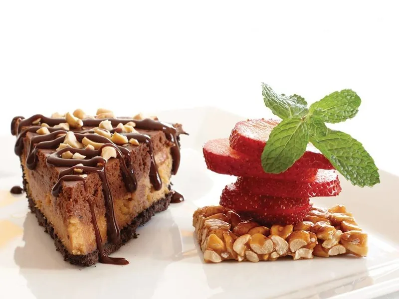 No-Bake Peanut Butter Chocolate Layered Pie