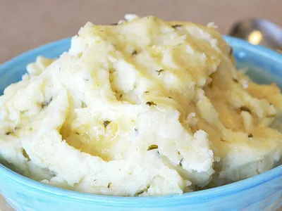 Creamy Garlic Herb Mashed Potatoes