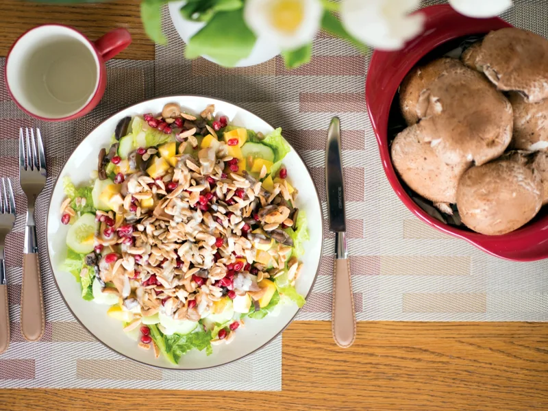 Balsamic Roasted Portobello Mixed Salad with Honey Dressing