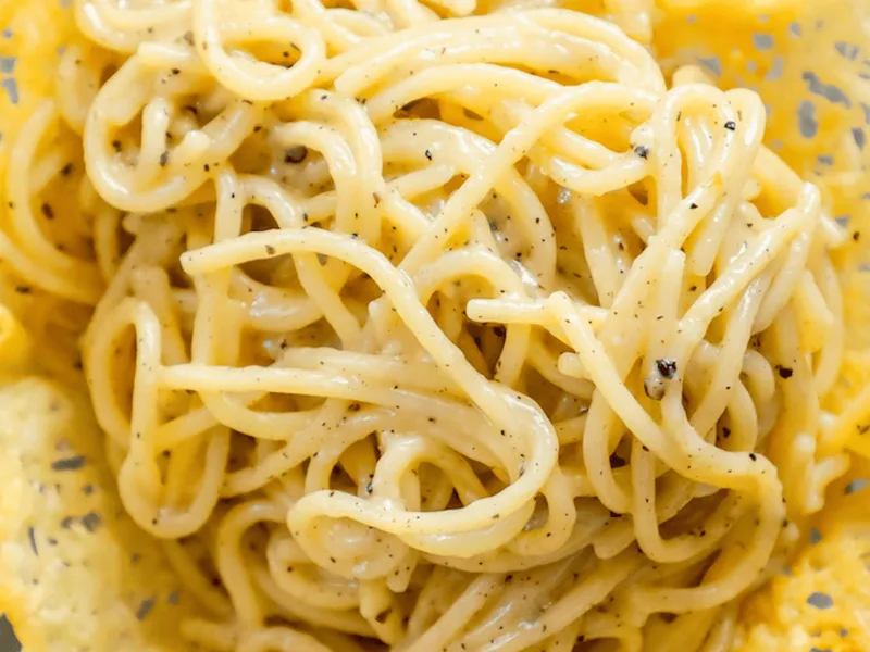 Classic Cacio e Pepe with Bloomed Pepper