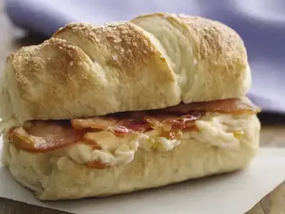 Bacon and Sweet Cream Cheese Bagel Rolls with Peach Preserves