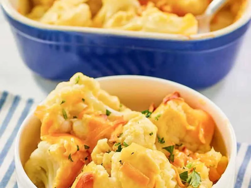 Baked Cauliflower with Creamy Cheddar Cheese Sauce