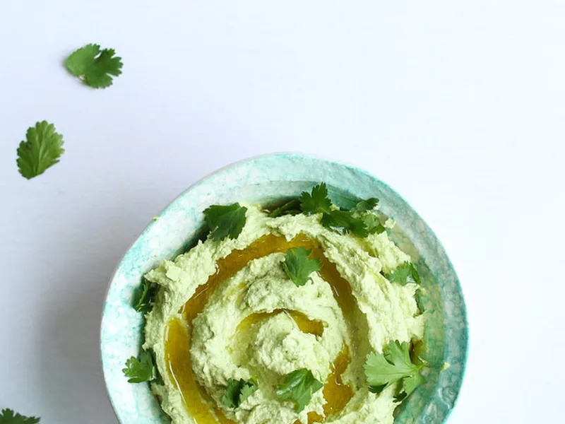 Creamy Avocado Macadamia Hummus with Fresh Lime