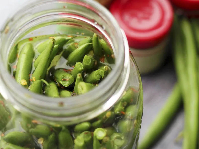 Dill and Garlic Pickled Green Beans