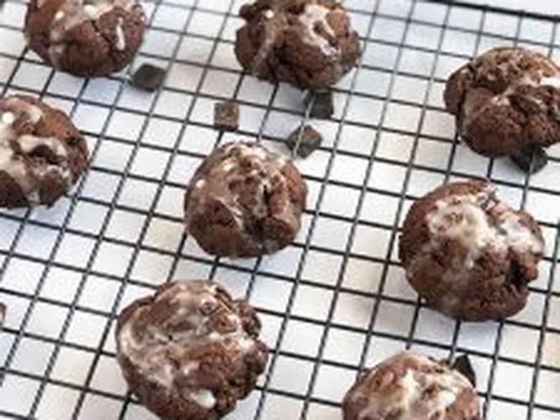 Spelt Chocolate Cookies with Cocoa Glaze