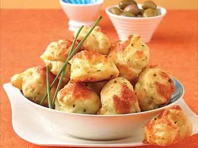 Pepper Jack Cheese and Chive Gougères with Italian Seasoning