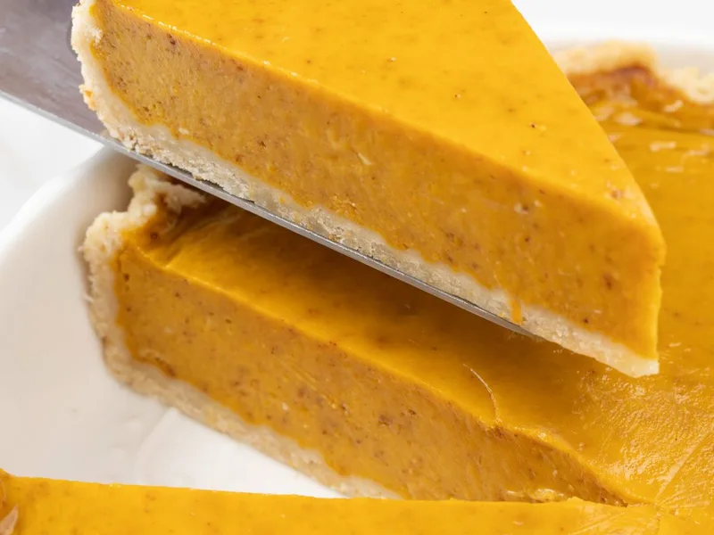 Healthy Pumpkin Pie with Homemade Crust