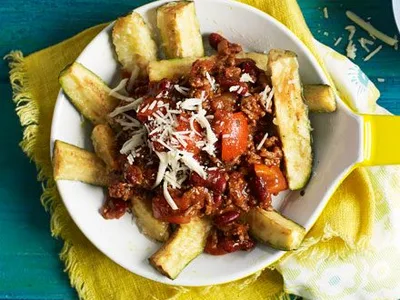 Crispy Chilli Cheesy Courgette Chips with Beef Chilli
