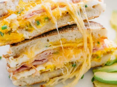 One-Pan Breakfast Sandwich with Ham and Cheese