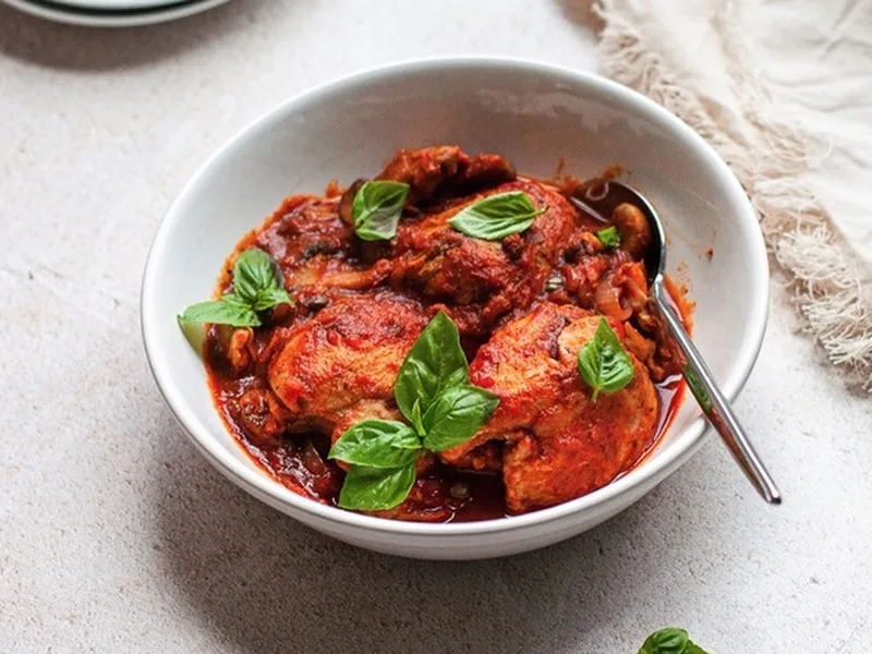 Pan-Seared Chicken Cacciatore with Red Wine Tomato Sauce