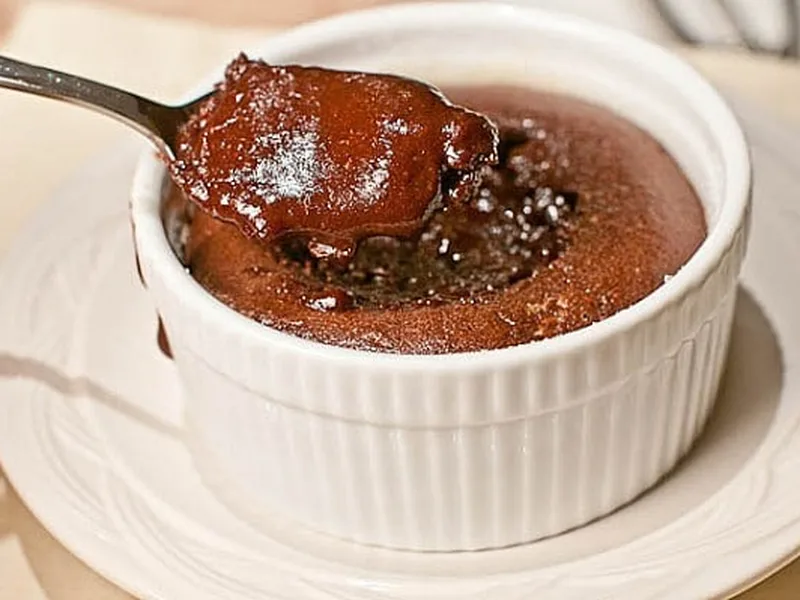 Individual Chocolate Melting Cakes with Molten Centers