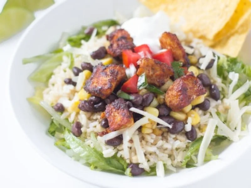 Chicken and Pepper Fajita Salad with Paprika Vinaigrette