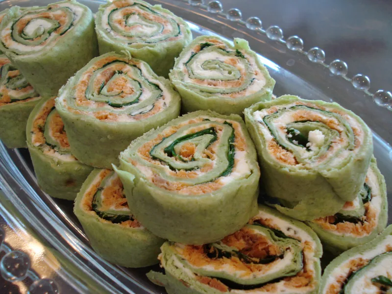 Smoked Salmon Spinach Tortilla Pinwheels