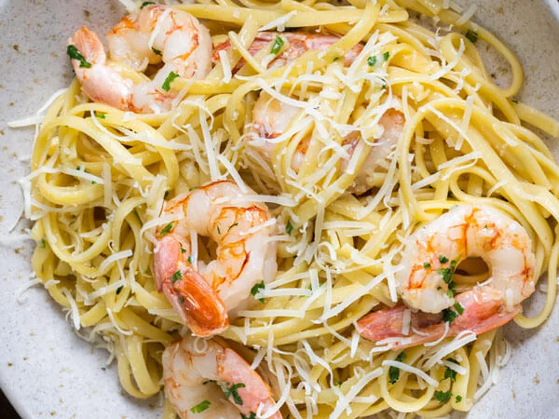 White Wine Garlic Shrimp Linguine