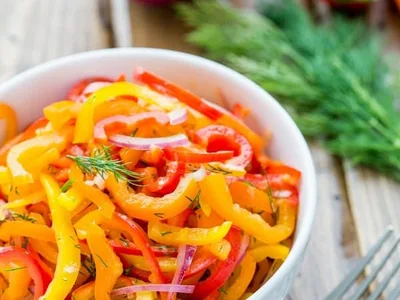 Fresh Mini Bell Pepper Salad with Dill and White Vinegar