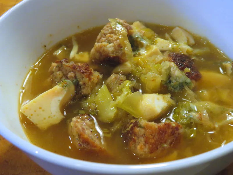 Italian Wedding Soup With Spinach and Meatballs