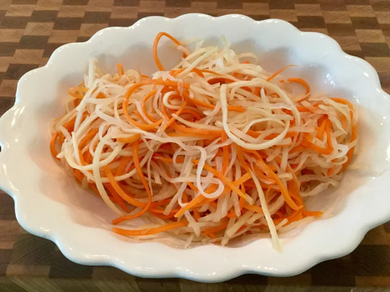 Sweet and Sour Pickled Daikon and Carrots