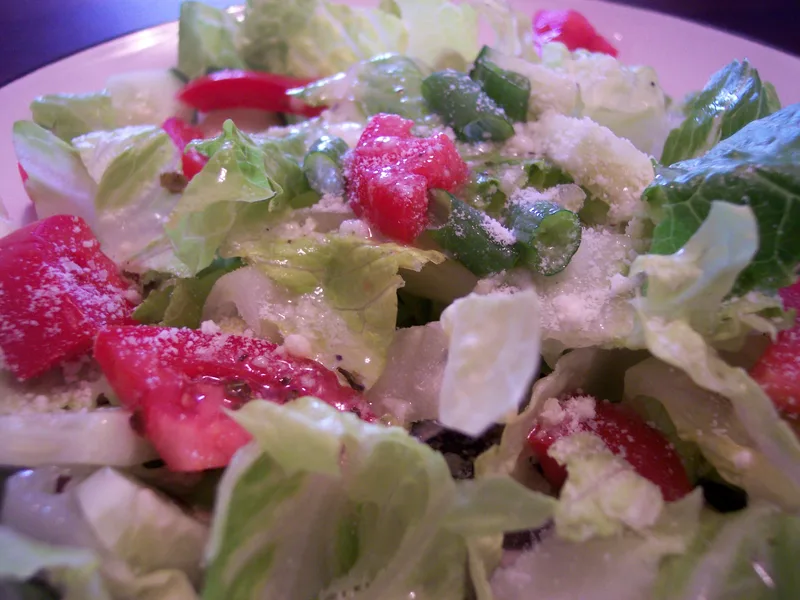 Cuban Garlic Salad Dressing with Oregano