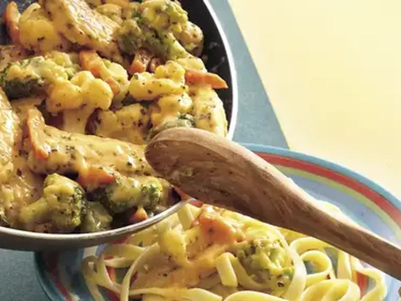 Skillet Chicken and Broccoli with Cheese Sauce