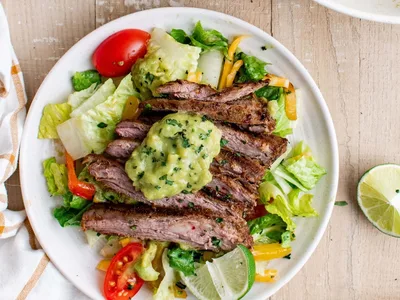Easy Keto Beef Fajita Salad with Marinated Skirt Steak