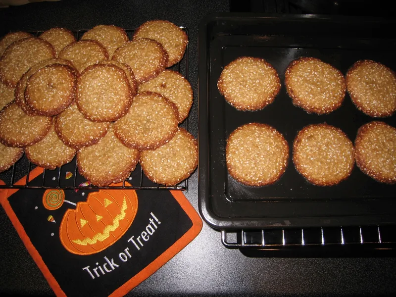 Crispy Sesame Seed Wafers with Brown Sugar