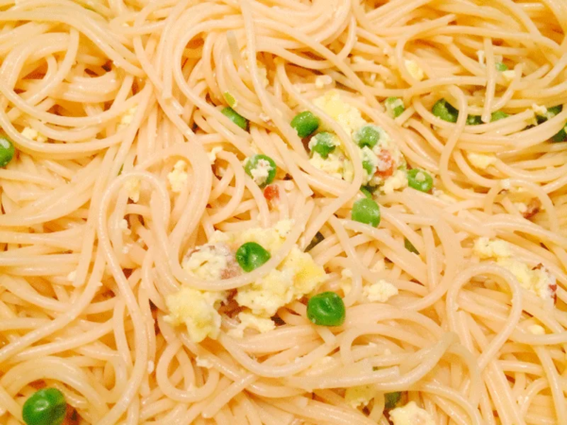 Creamy Egg Bacon Peas Spaghetti Carbonara-Style