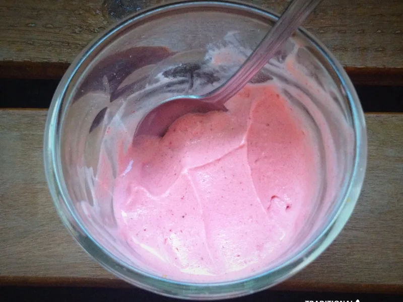 5-Minute Instant Strawberry Ice Cream (No Churn)