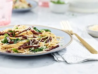 Beef Jerky Spinach Pasta with White Wine